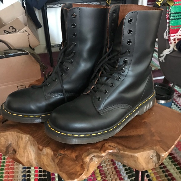 dr martens originals 1490